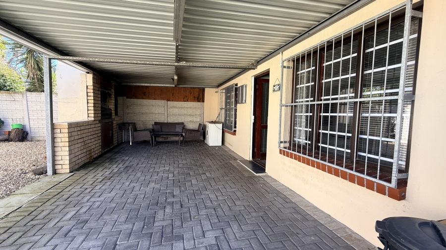 2 Bedroom Property for Sale in Sherwood Eastern Cape